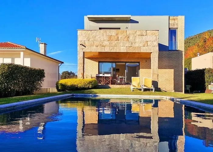 Hill & House * فيانا دو كاستيلو