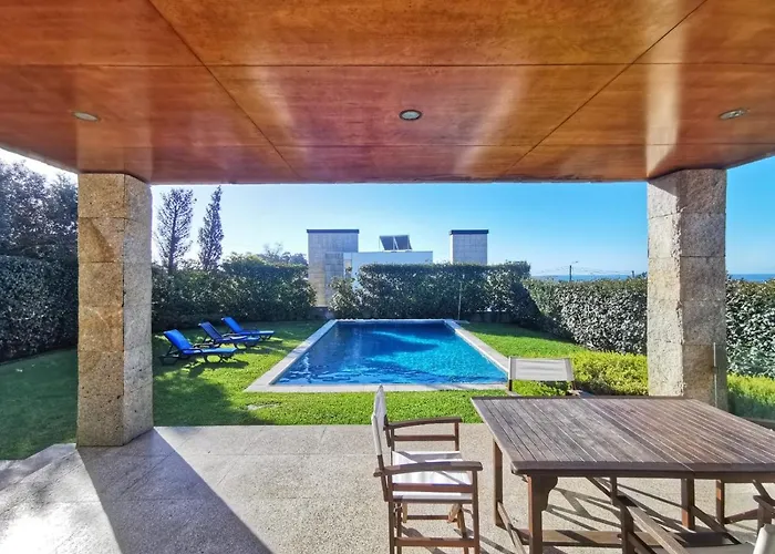 بيت للعطل Hill & House *